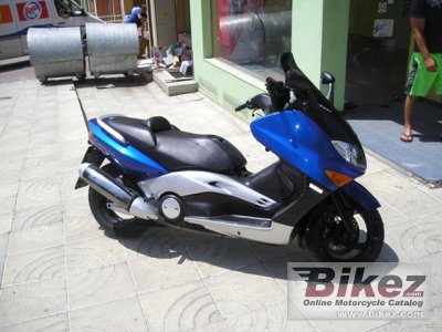 2001 Yamaha T-Max 500 photo